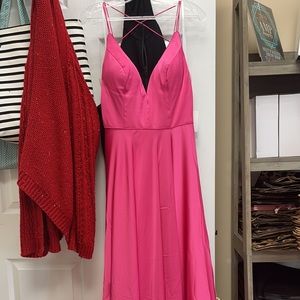 Beautiful Bright Pink size 4 Alyce Paris prom dress